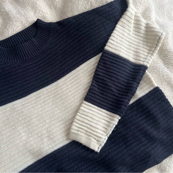 Stripped Sweater - Picture 1 of 3